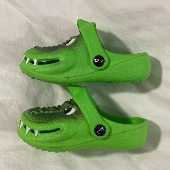 Cute Croc crocs 😜🐊 - Picture 5 of 6